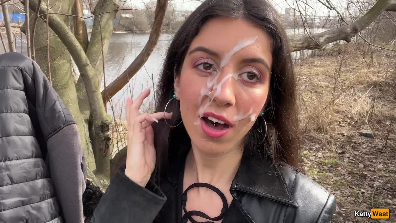 I want to walk through the park with cum on my face! Cum on my face! -  Public Cumwalk