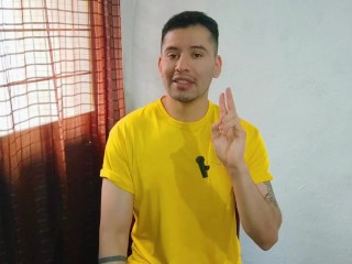 Fotografo Termina Dandole Verga a Pelo a Estudiante Del Curso! En La Noche Jugando Juego De Prendas!