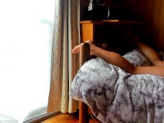 【盗撮風】全裸でベッドに寝転んでお尻を搔いたりおならをしたりする日本人女性。 - Screenshot 13 of 16 - 盗撮風