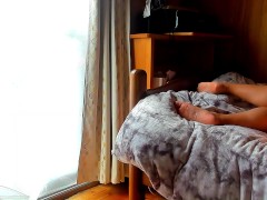 【盗撮風】全裸でベッドに寝転んでお尻を搔いたりおならをしたりする日本人女性。 - Screenshot 6 of 16 - 日本人