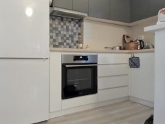 I flashed the delivery guy in mini skirt without panties - he was speechless