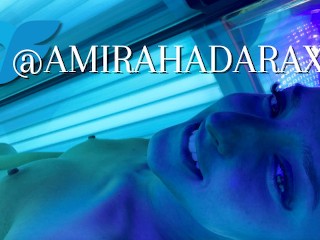 Экстремальная мастурбация киски крупным планом в солярии - Amirah Adara