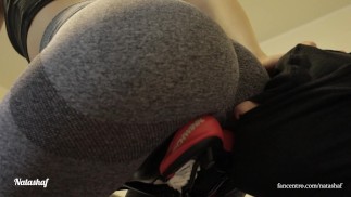 Mein Freund riecht meine Fürze im Fitnessstudio, um zu verhindern, dass die Raumform riecht