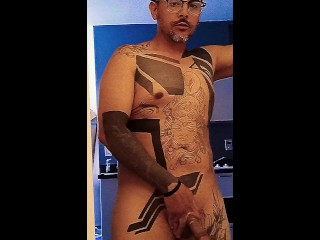 Очень длинный.