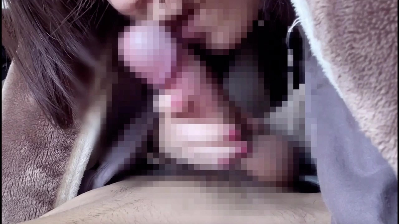 フェラ　投稿　人妻 義息子の布団に忍び込むエロ人妻♡亀頭責めしながら濃厚手コキで朝から精子を搾り取る 美魔女 M男 熟女 フェラ 寝取られ NTR デカチン 淫乱 美人  かわいい 投稿 個人撮影 素人 日本人 えむゆみ - Pornhub.com