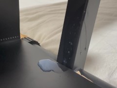 【既婚リーマン】筋トレ用のベンチとセックスしてみました！喘ぎながらの腰振り射精！貫通型オナホール！ - Screenshot 16 of 16 - Gay