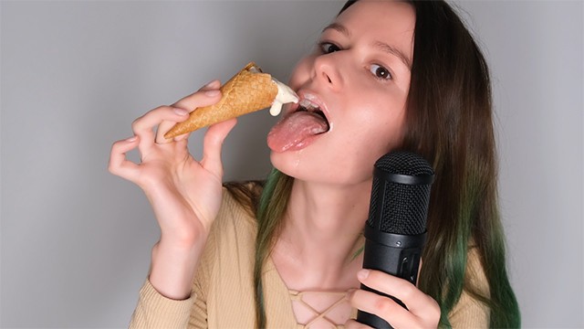 湿漉漉的嘴巴听起来  想象一下你的鸡巴而不是我的冰淇淋  ASMR