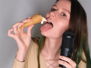 Звуки 💦👅 влажных ртов Представь свой член вместо моего мороженого 🍦 ASMR