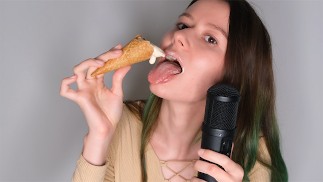 Wet mouths sounds 💦👅 Imagine your dick instead of my ice cream 🍦 ASMR