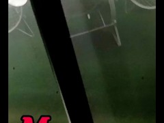 رفتم رو بام آنتن رو درست کنم زن همسایه مون تنها بود رفتم سراغش - Screenshot 4 of 16 - لیسیدن کس