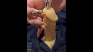 Стимуляция полового члена ногтями