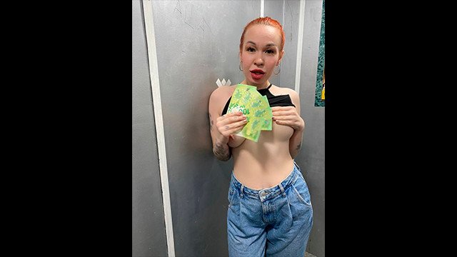 Cum in my neighbor's mouth for money😱 And she swallowed all the cum💦😱