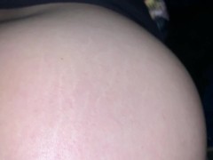 看过美丽的日落后，享用少妇撒尿后的肥臀