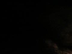 看过美丽的日落后，享用少妇撒尿后的肥臀 - Screenshot 8 of 16 - 车震