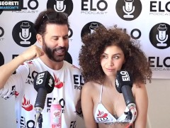 MI SEDUCE E POI MI SCOPA DURANTE UN'INTERVISTA con ELO PICANTE