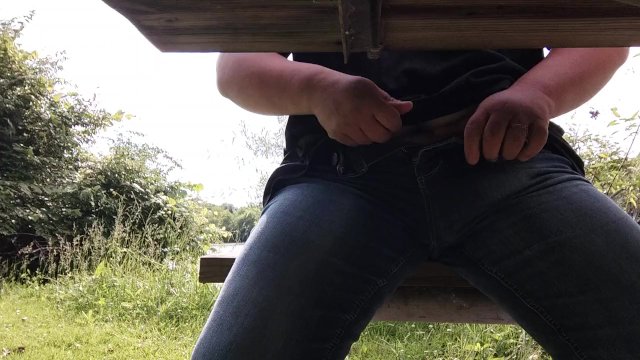 Public peepshow at the lake