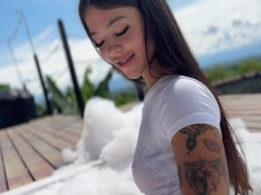 Public sex in a jacuzzi! - Screenshot 2 of 16 - Babe