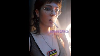 Quando você conhece o Smoking Darkside [4k] ~ Fumando Astrid
