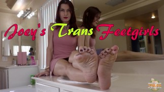 JOEYSTRANSFEETGIRLS - Stephanie Lovell Footjob en action