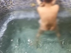 سکس با نفر سوم تو استخر کیر کلفت داخل آب میکنه منو - Screenshot 11 of 16 - Iran