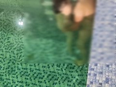 سکس با نفر سوم تو استخر کیر کلفت داخل آب میکنه منو - Screenshot 6 of 16 - Iran
