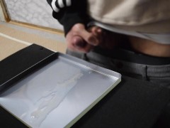 【大量射精】トレーに大量射精する男子【ショート動画】 - Screenshot 10 of 16 - 精子