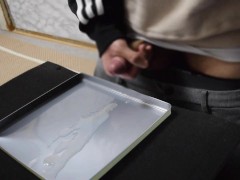 【大量射精】トレーに大量射精する男子【ショート動画】