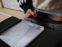 【大量射精】トレーに大量射精する男子【ショート動画】 - Screenshot 9 of 16 - 大量射精
