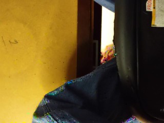 在我玩游戏的时候，在我的桌子底下无视你！