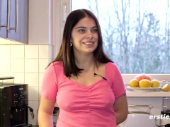 Ersties - Lesbischer Cuckqueen-Dreier 6/16