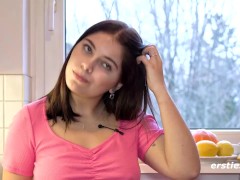 Ersties - Lesbischer Cuckqueen-Dreier 7/16