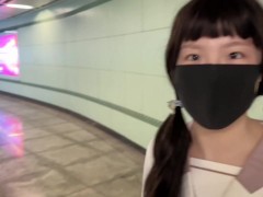 忍不住了，第铁上揉她的小豆豆，插入小嫩逼 - Screenshot 2 of 16 - 情侣