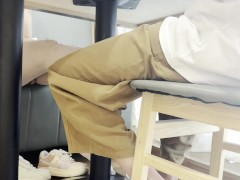 自习室的秘密，偷偷钻在桌子下口交 - Screenshot 5 of 16 - Fishnet