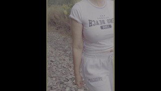 Wifey ходит без бюстгальтера на публике