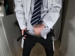 【オナニー】白衣のお医者様がリネン室でこっそりオナニー【えすくん】　男 オナニー ローション 日本人 - Screenshot 11 of 16 - Esukun