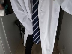 【オナニー】白衣のお医者様がリネン室でこっそりオナニー【えすくん】　男 オナニー ローション 日本人 - Screenshot 4 of 16 - Masturbation