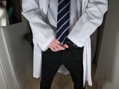 【オナニー】白衣のお医者様がリネン室でこっそりオナニー【えすくん】　男 オナニー ローション 日本人 - Screenshot 6 of 16 - Esukun