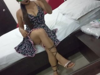 BEAUTIFUL STEPMOTHER PROMOTES HERSELF IN A HOTEL TO MAKE FREE HOMEMADE PORN
