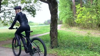 Die geilste Fahrradtour ever | Vollgepisst und hart Anal zerfickt...! DAYNIA