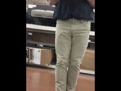 Another Store Wetting - Screenshot 3 of 16 - Public Wetting