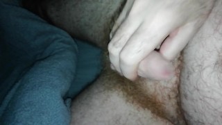 Masturba mi polla en la cama - British Peludo Ginger Daddy Bear