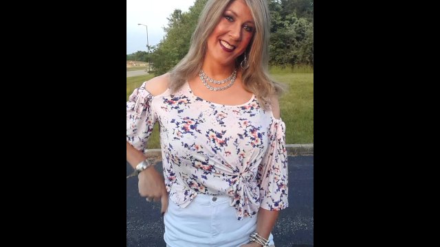 Hottt trans chick plays with herself in public!