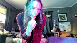 Hallo 💜, nur ein Video von mir, wie ich einen Lutscher lecke