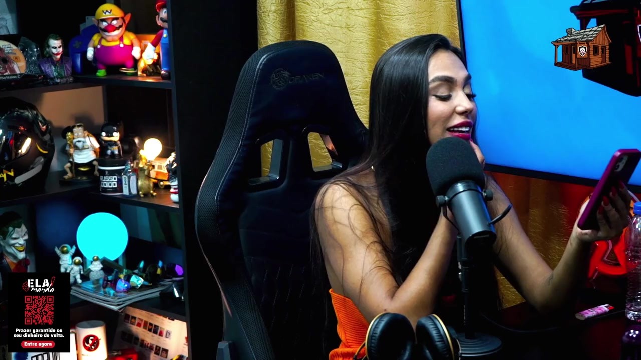 A Carioca amou o Pau do apresentador do Podcast, queria colocar o plug no  cuzinho - Pápum no Barraco