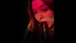 sexy bitch sucking dick