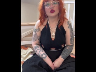 Гребаный извращенец, пялящийся на меня и мои идеальные сиськи