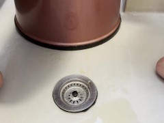 【JD放尿】ベッドを汚さないために事前におしっこさせるお手伝い - Screenshot 15 of 16 - 放尿