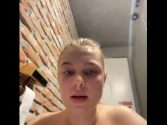 Big ass flash and fingering. Squirting in public Extreme squirt and anal fuck