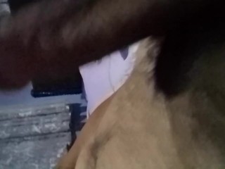 Solo estaba haciendo ejercicio viendo porno me caliento y me tocó toda  pensando en la vecina