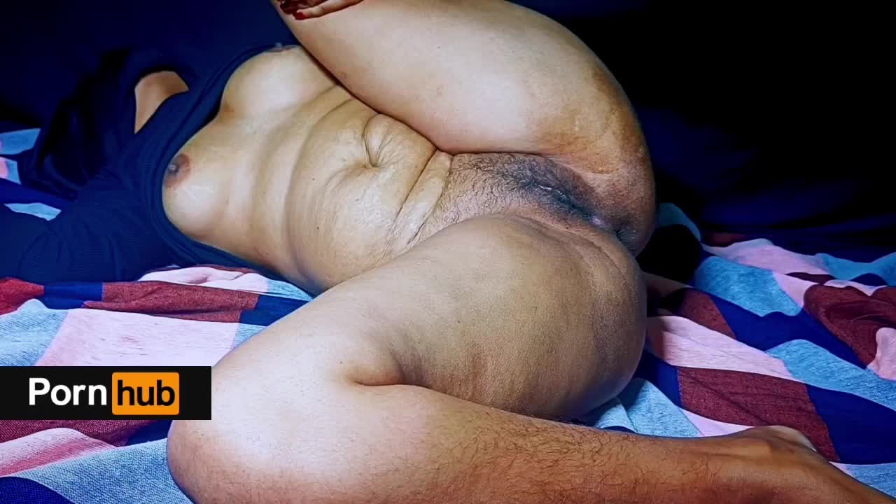 Tight pussy Village girl hot chudayi with her husband friend